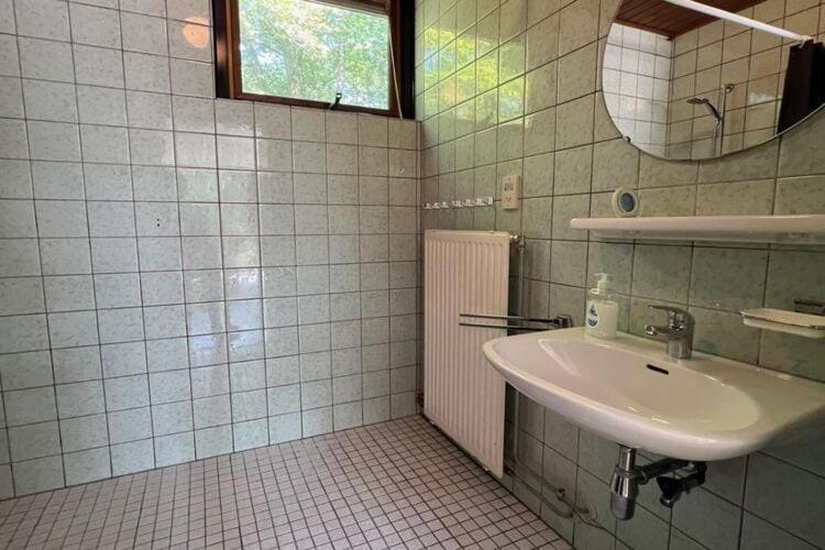 Lovely Holiday Home In Limburg Amid Lush Forest Stramproy Екстер'єр фото