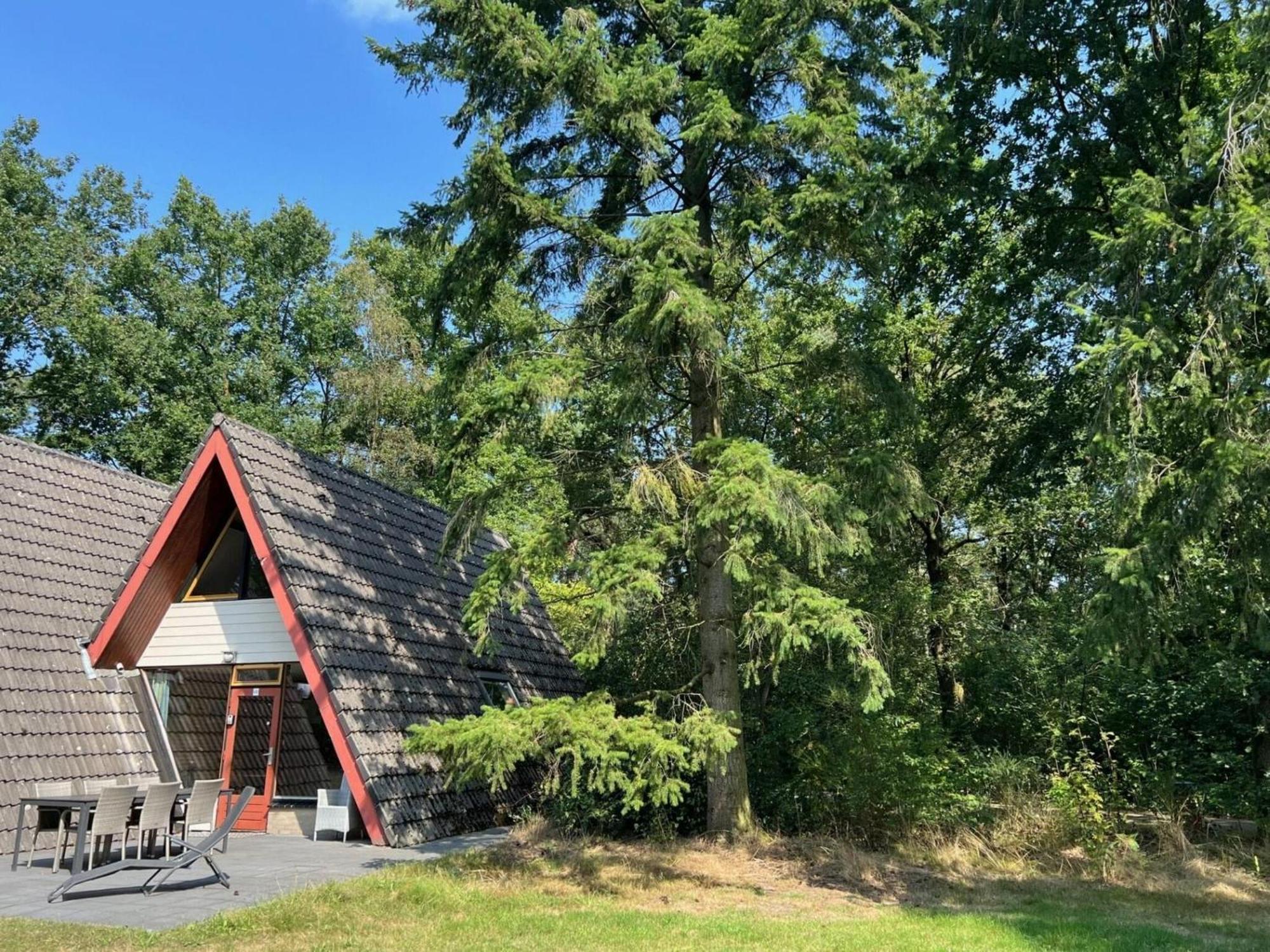 Lovely Holiday Home In Limburg Amid Lush Forest Stramproy Екстер'єр фото